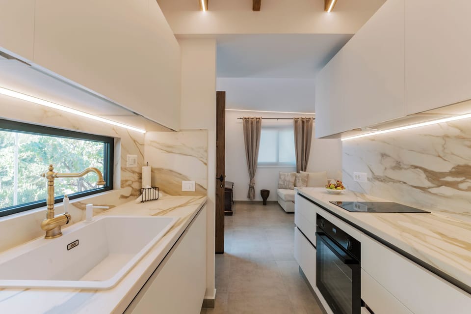 Luxury Villa, Private Pool | Private kitchen | Electric kettle, toaster