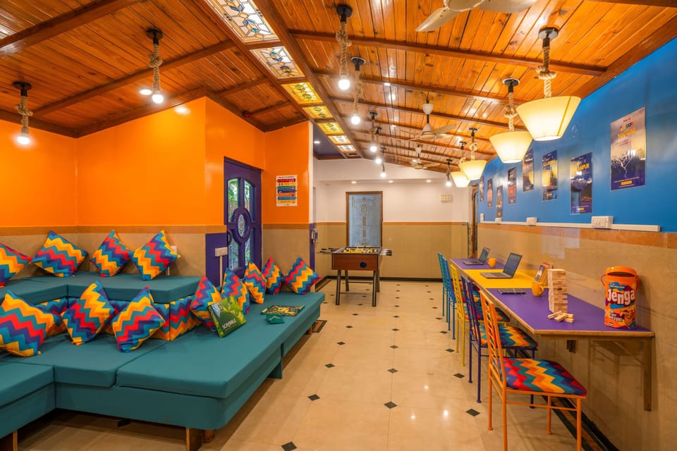 goSTOPS Bengaluru Gandhi Nagar Majestic. Hostel in Bengaluru