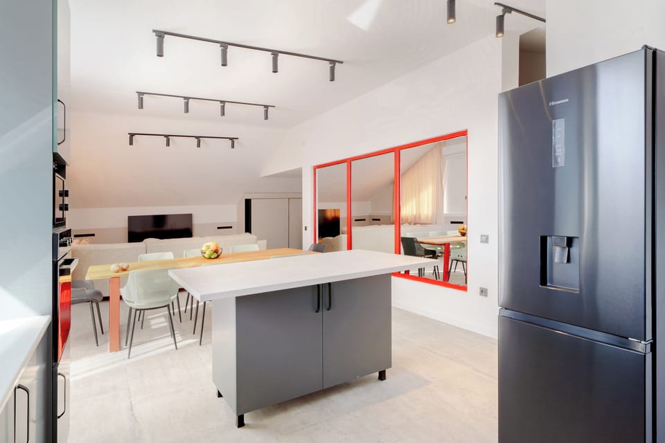 Family Apartment, Balcony, City View | Private kitchen | Electric kettle, toaster