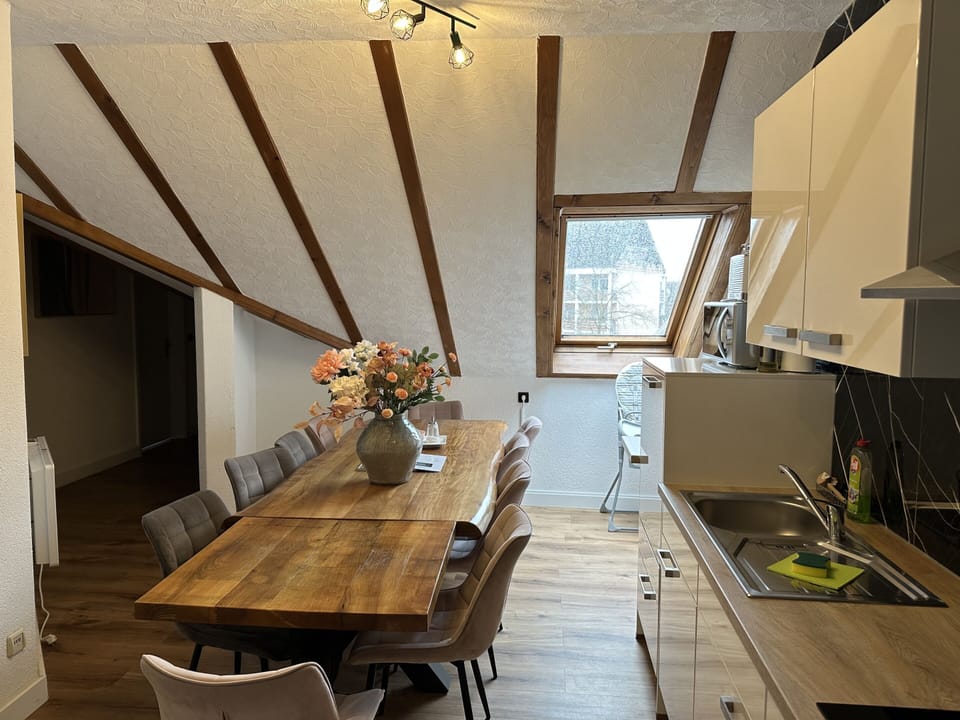 Basic Apartment, Private Bathroom (1) | Dining