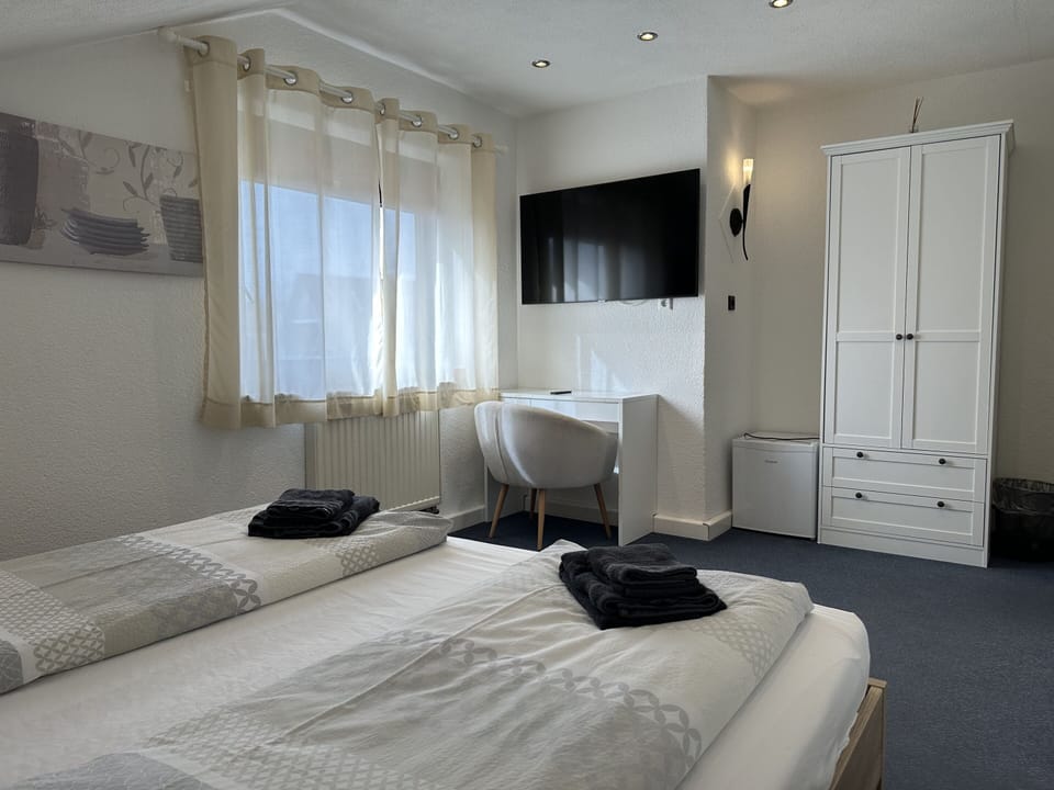 Double Room, Private Bathroom | Free WiFi