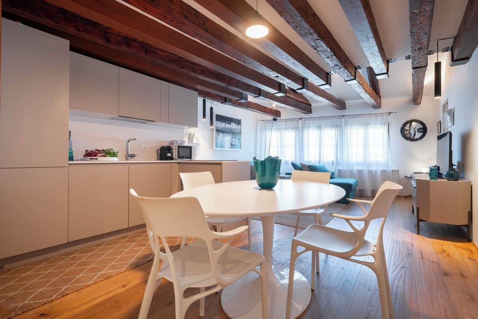 Superior Apartment, City View | Living area