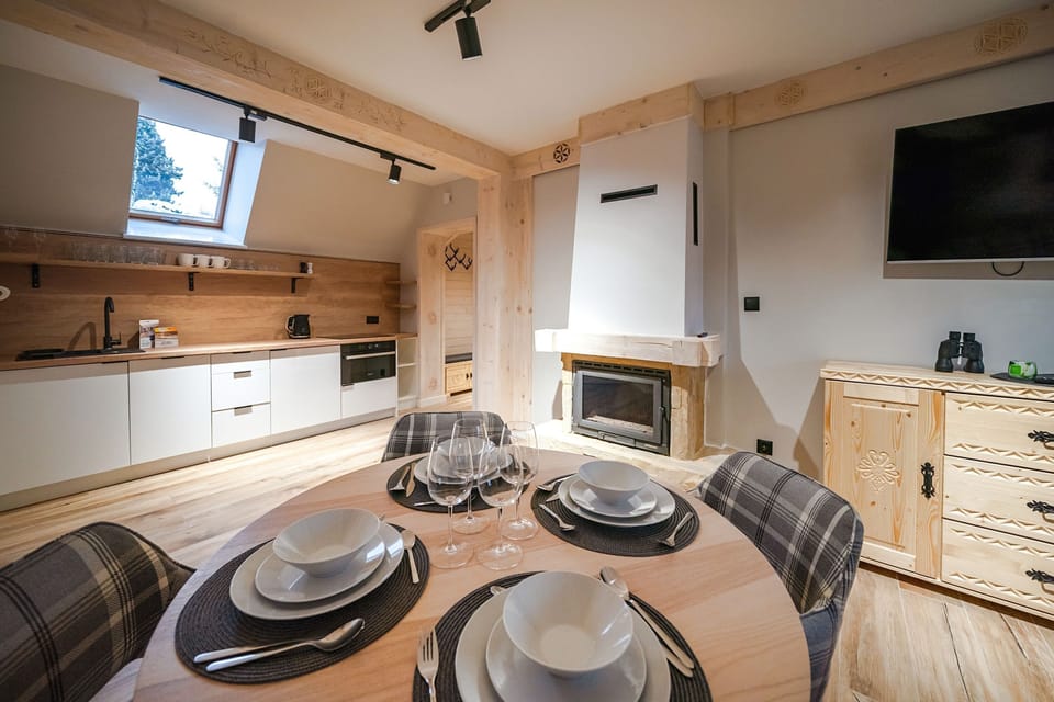 Apartment (3A) | Private kitchen | Fridge, stovetop, electric kettle, cookware/dishes/utensils
