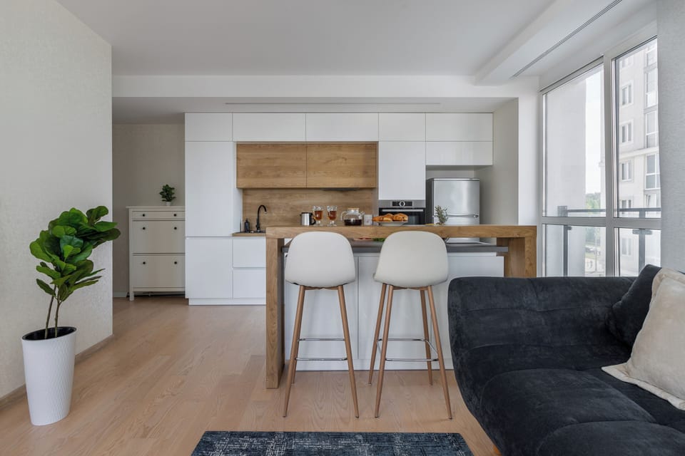 Comfort Apartment, Balcony, City View | Private kitchen | Full-size fridge, microwave, oven, stovetop