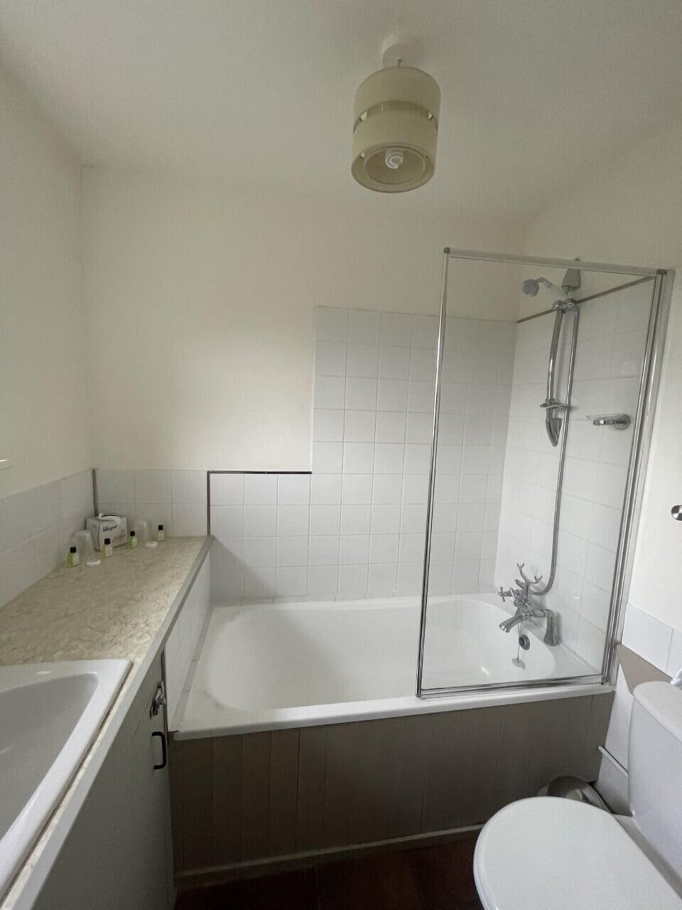 Standard Double Room (Pets Not Allowed) | Bathroom | Shower, hair dryer, towels