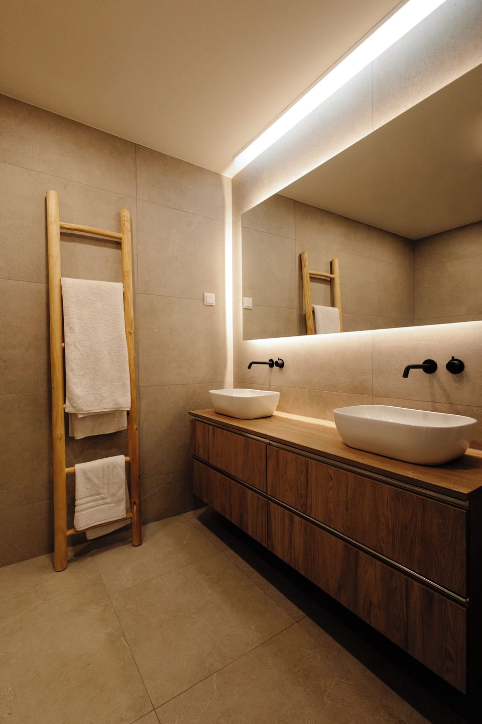 Superior Double or Twin Room, Ocean View | Bathroom | Free toiletries, hair dryer, towels, soap
