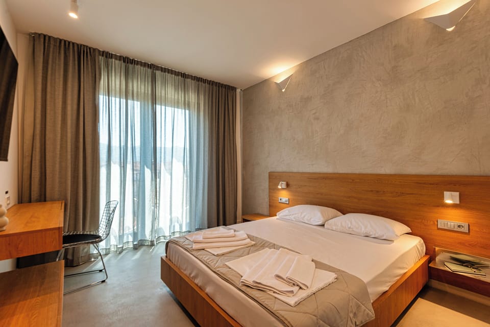 Standard Double Room | In-room safe, laptop workspace, free WiFi, bed sheets