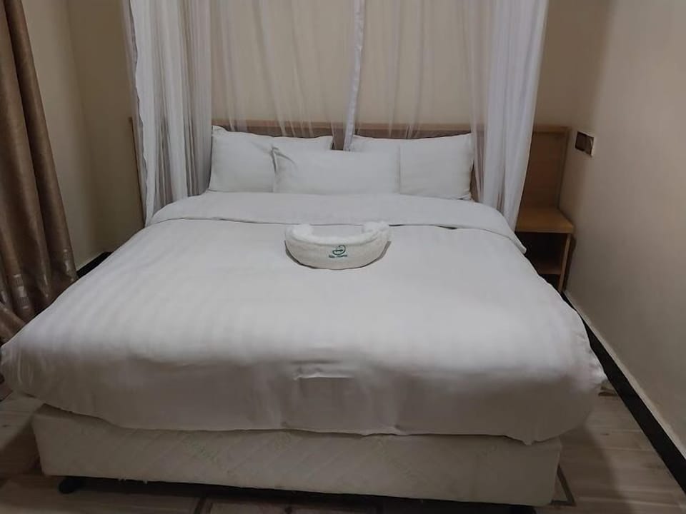 Free WiFi, bed sheets