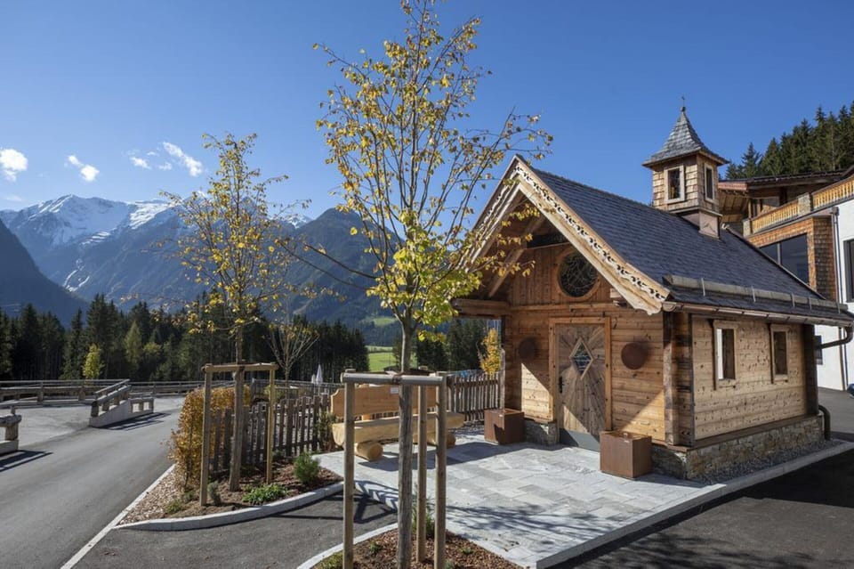 Chalet | Reception