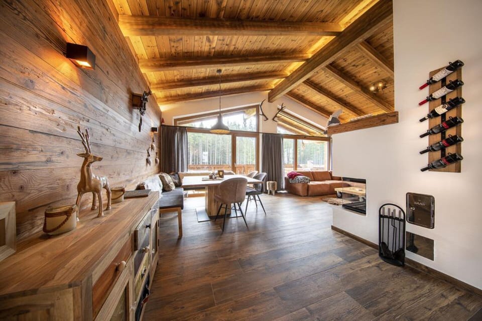 Chalet | Living area