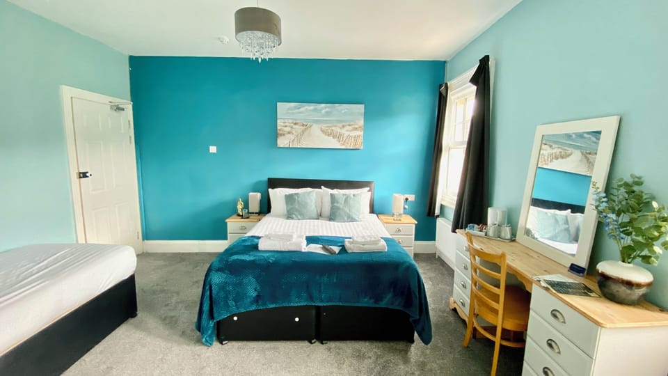 Comfort Double Room, Ensuite | Desk, soundproofing, iron/ironing board, free WiFi