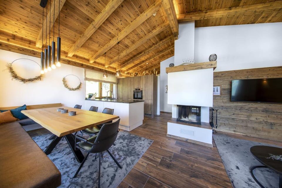 Chalet | Dining