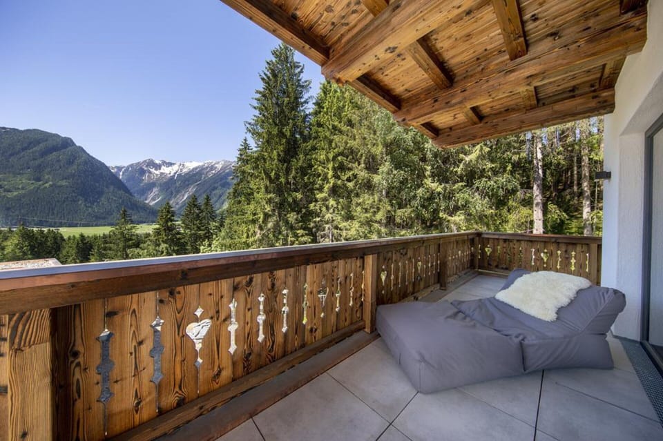 Chalet | Property grounds