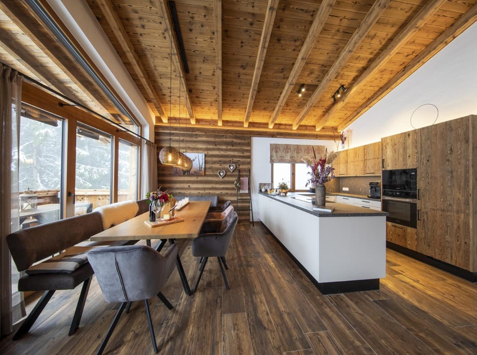 House | Private kitchen | Fridge, microwave, oven, dishwasher