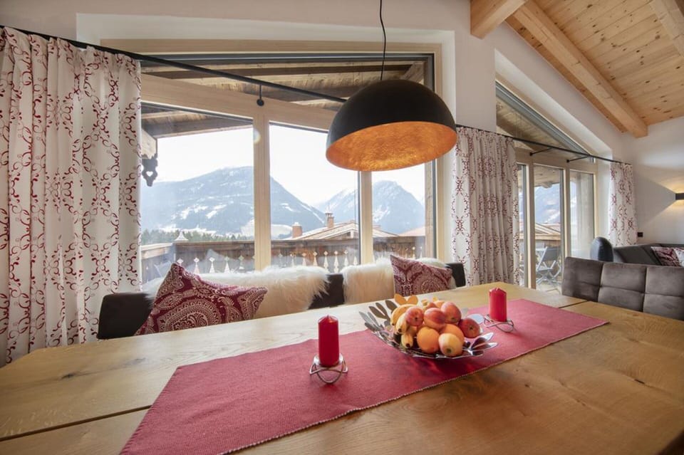 Chalet | Dining