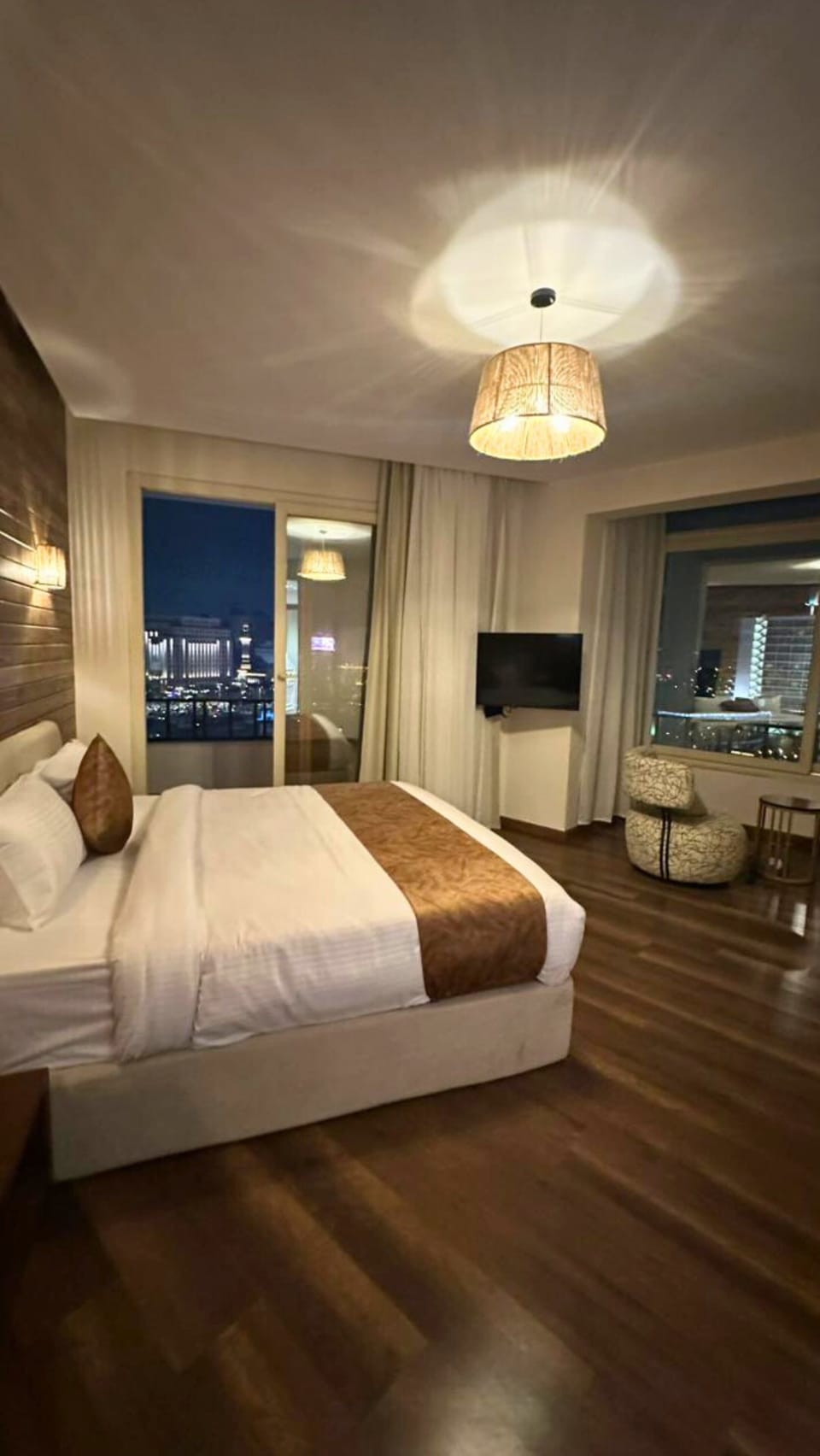 Superior Queen Room Panoramic View | Premium bedding, minibar, in-room safe, desk