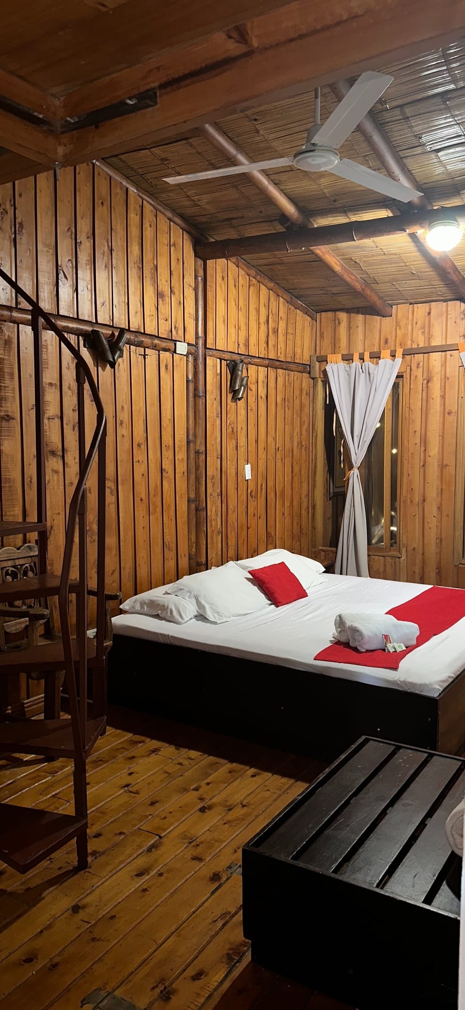 Family Room, Multiple Beds | Blackout drapes, WiFi (free), bed sheets