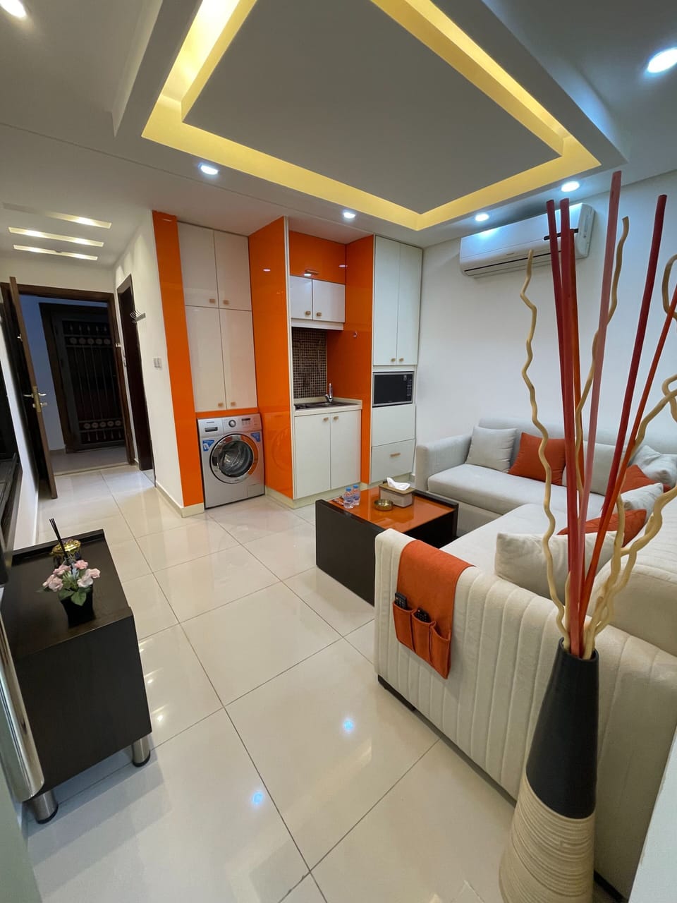 Apartment, 1 Bedroom, Accessible, Smoking | Living room