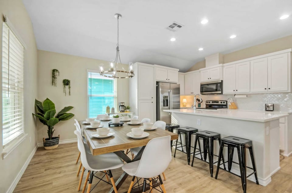 House (Multiple Bedrooms) | Interior