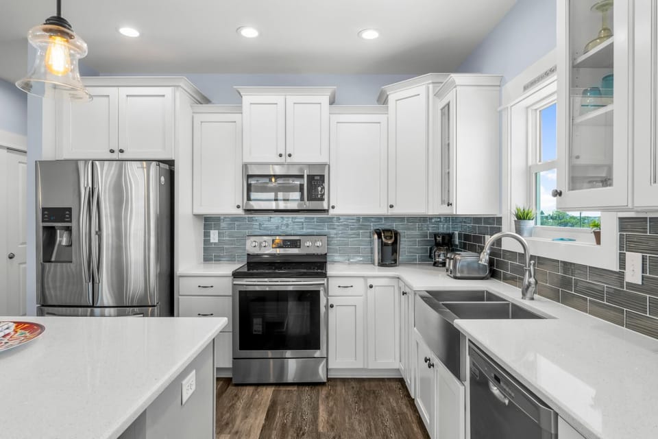 House, 5 Bedrooms, Private Pool, Partial Sea View | Private kitchen | Full-size fridge, microwave, oven, stovetop
