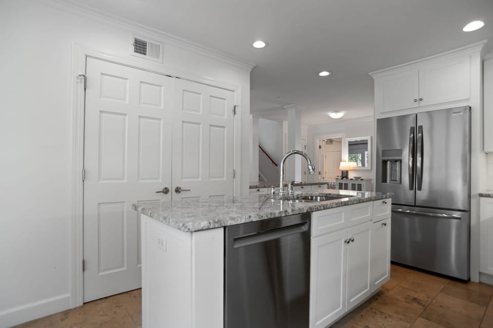 Villa, Multiple Beds, Kitchen, Golf View (173 Twin Oaks) | Private kitchen | Fridge, microwave, oven, stovetop