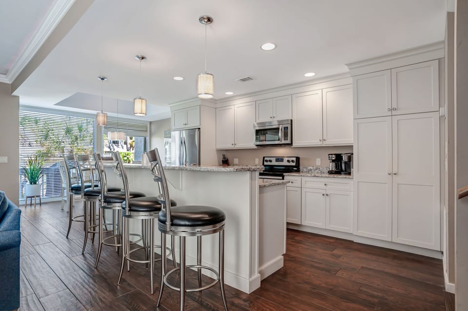 Villa, Multiple Beds, Patio, Garden View (1266 Harbour Town Club) | Private kitchen | Fridge, microwave, oven, stovetop