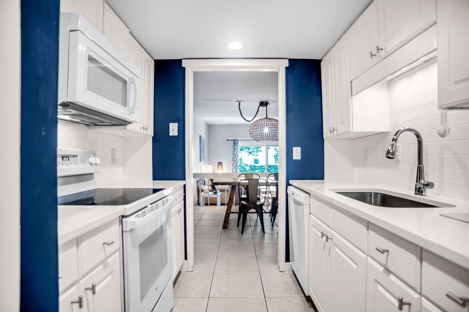 Villa, Multiple Beds, Patio, Pool View (287 Stoney Creek Villa) | Private kitchen | Fridge, microwave, oven, stovetop