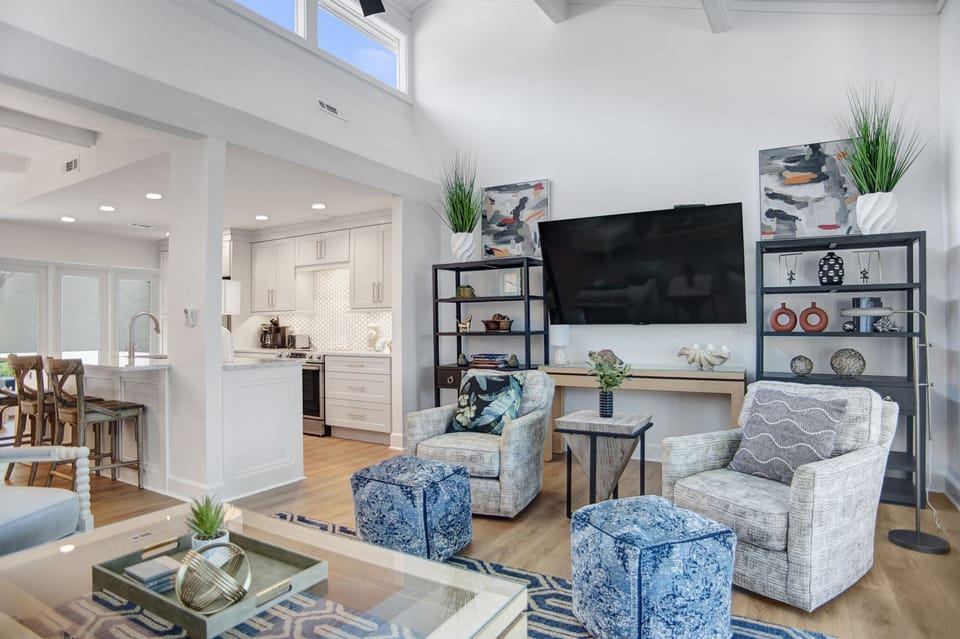Villa, Multiple Beds, Kitchen, Golf View (6964 Fairway One) | Living area | 42-inch flat-screen TV with digital channels