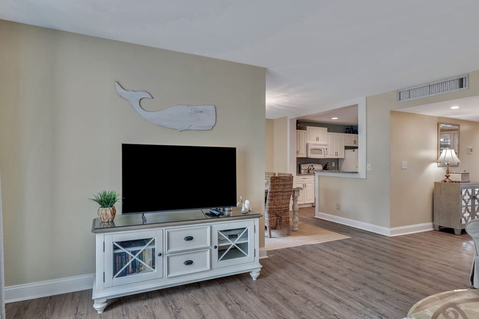 Villa, Multiple Beds, Patio, Golf View (2271 Heritage Villas) | Living area | 42-inch flat-screen TV with digital channels
