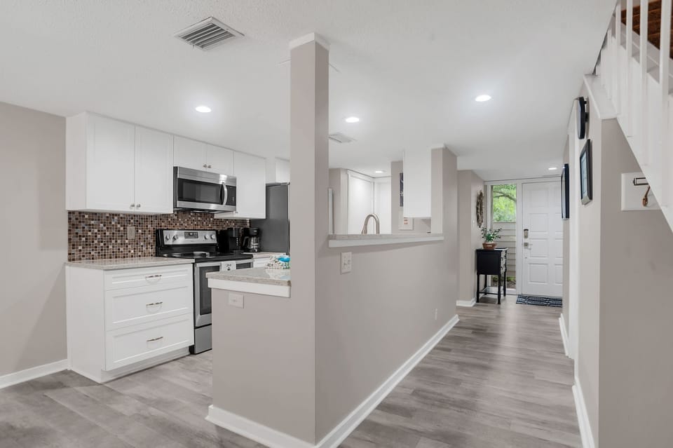 Villa, Multiple Beds, Patio, Garden View (264 Stoney Creek Villa) | Private kitchen | Fridge, microwave, oven, stovetop