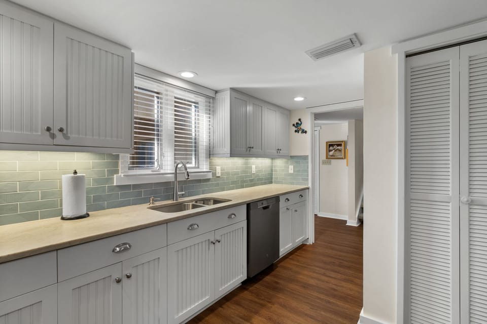 Villa, Multiple Beds, Balcony, Garden View (242 Stoney Creek Villa) | Private kitchen | Fridge, microwave, oven, stovetop