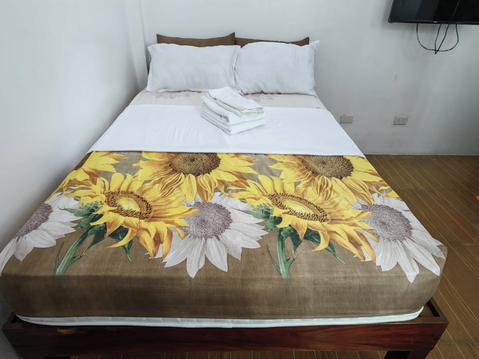 Standard Double Room, 1 Queen Bed | Desk, WiFi (free), bed sheets