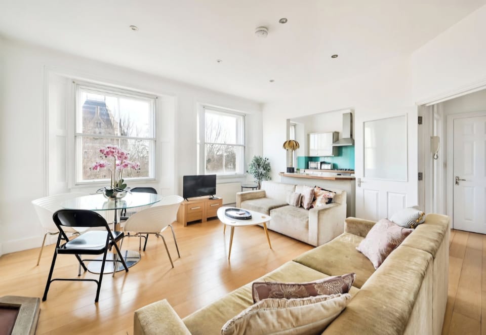 Apartment | Living area | TV