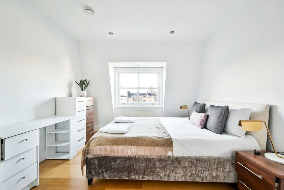 3 bedrooms, WiFi (free), bed sheets
