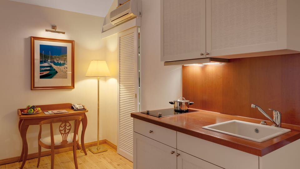 Apartment with Balcony | Private kitchen