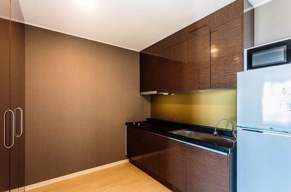 Royal Suite | Private kitchenette | Fridge