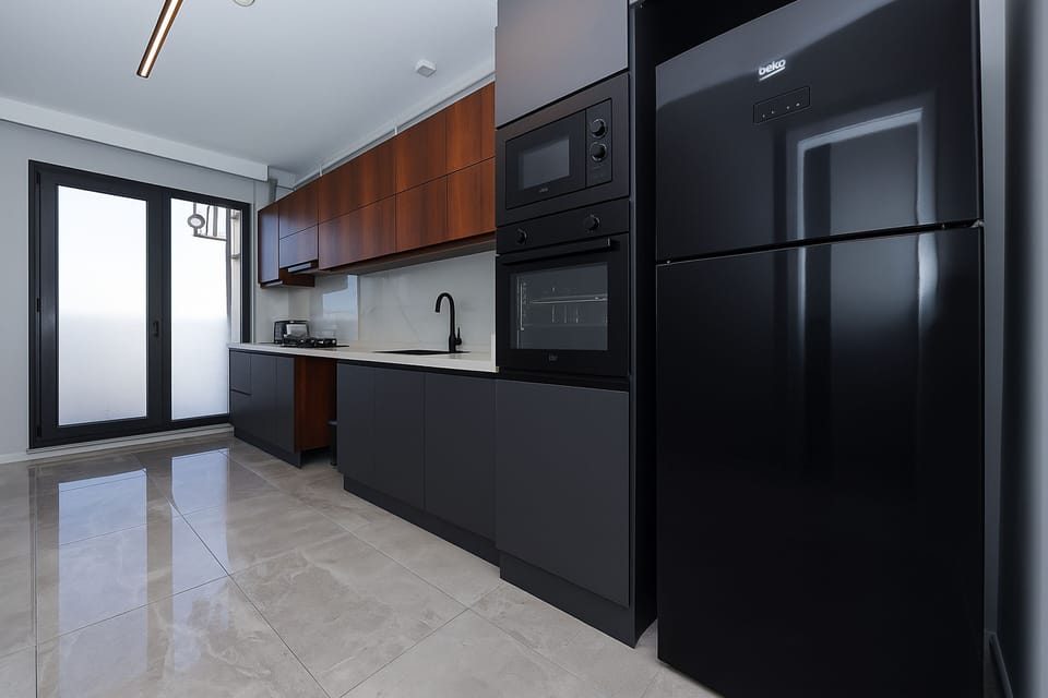 Deluxe Apartment, 4 Bedrooms, Kitchen, City View | Private kitchen