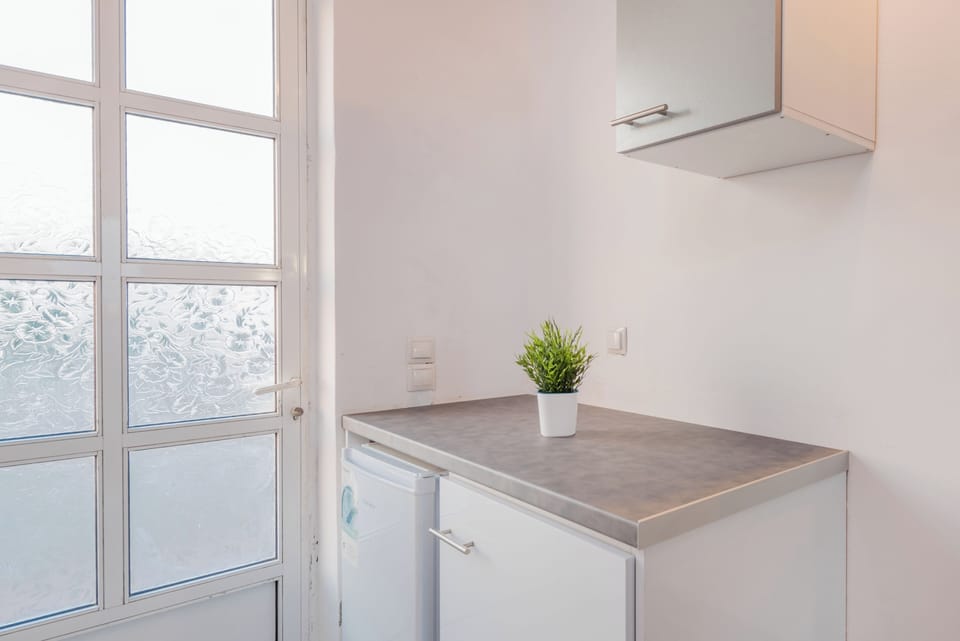 Deluxe Studio, Garden View | In-room safe, free WiFi