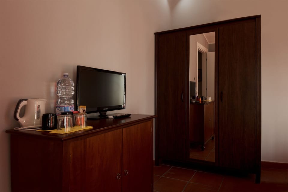 Double Room, Sea View | Premium bedding, soundproofing, iron/ironing board, rollaway beds