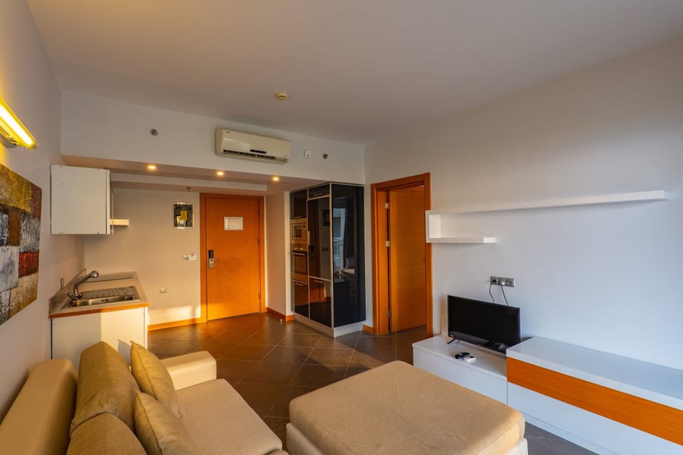 Family Room (1) | Living area | LCD TV
