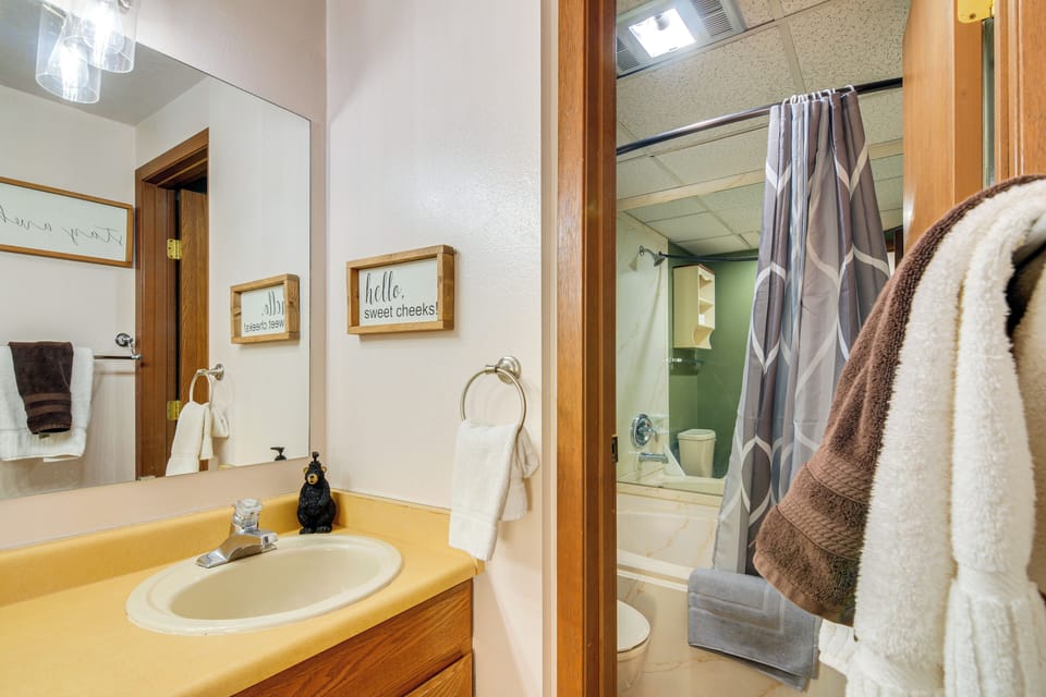 Mtn-view Condo w/ Trail Access in Brian Head Apartment in Brian Head