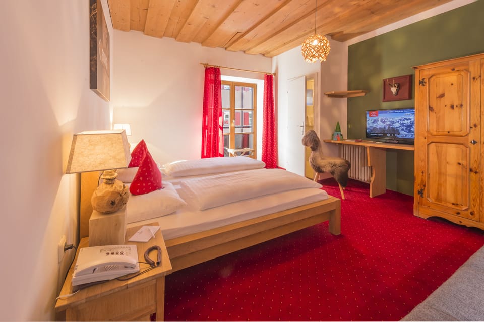In-room safe, desk, soundproofing, iron/ironing board