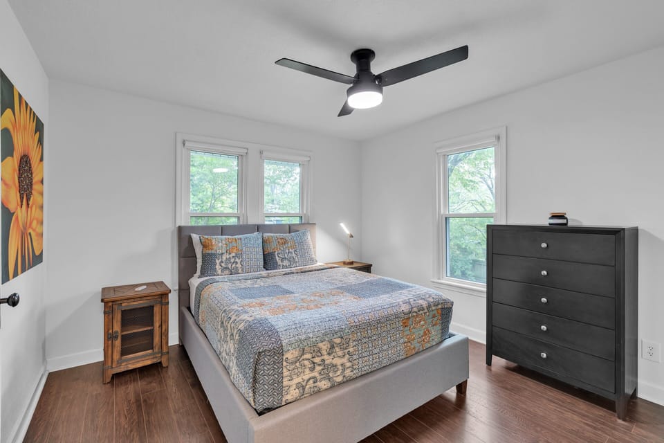 Relax And Unwind In The Heart Of Fayetteville 2 Bedroom Home House in Fayetteville