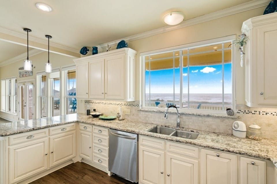 House, 3 Bedrooms | Private kitchen | Coffee/tea maker, fridge, toaster