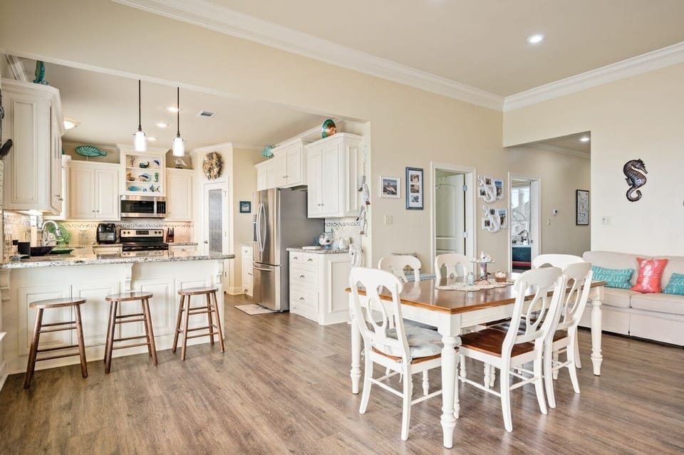 House, 3 Bedrooms | Dining