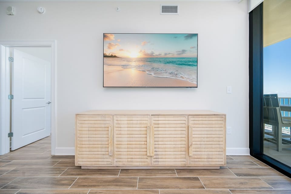 Condo, 3 Bedrooms | Interior