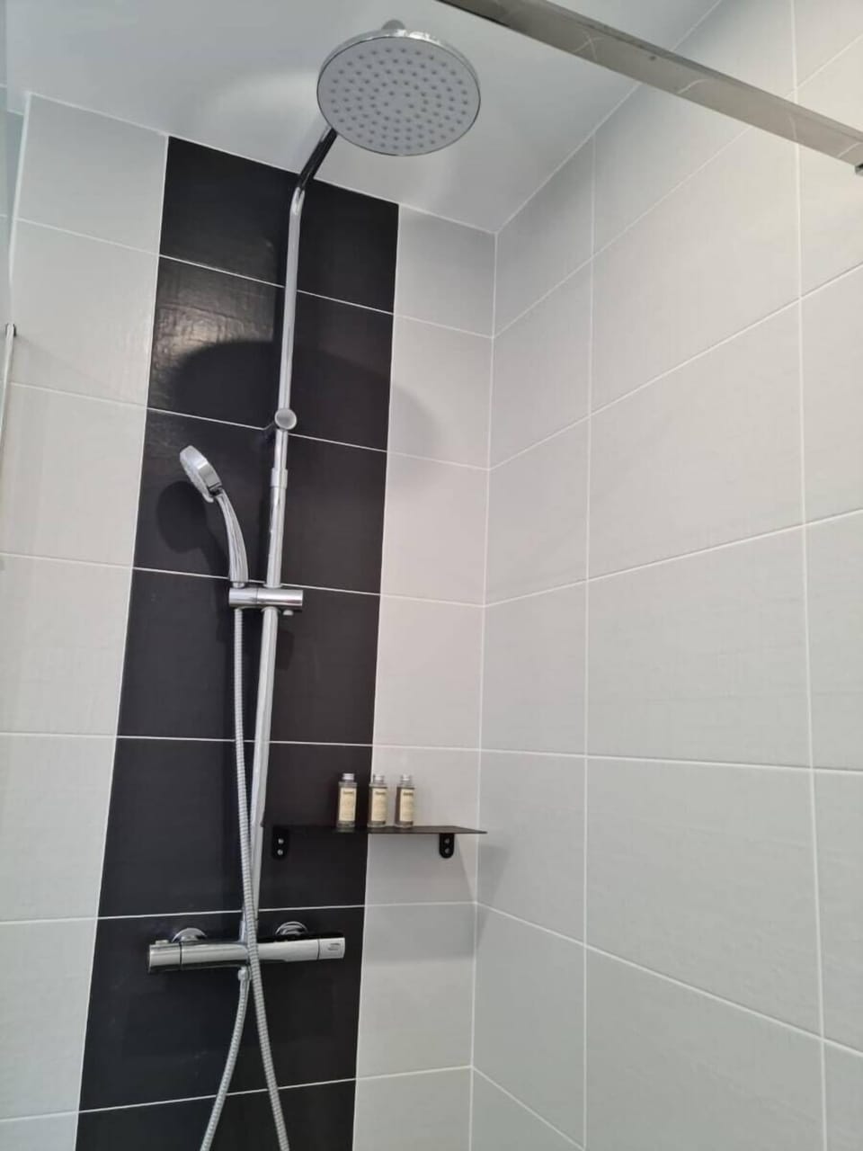 Comfort Room, Ensuite | Bathroom | Slippers