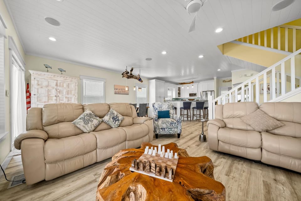 House, Ocean View | Living area | 50-inch Smart TV with digital channels, Netflix, Hulu