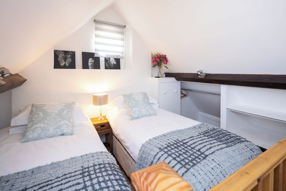 Cottage | 3 bedrooms, free WiFi, bed sheets