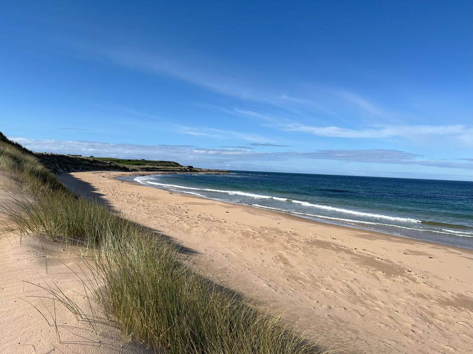 Sea Breeze St Combs Cottage in Scotland